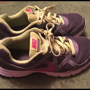 Women’s shoes Nike sz 9